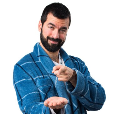 Sabahlık bir şey tutan adam