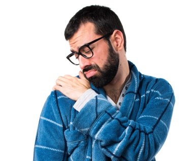 Sabahlık omuz ağrısı ile adam