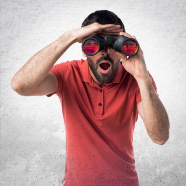 Dürbün ile yakışıklı adam