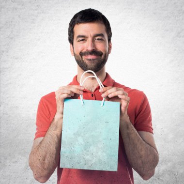 yakışıklı adam alışveriş çantası