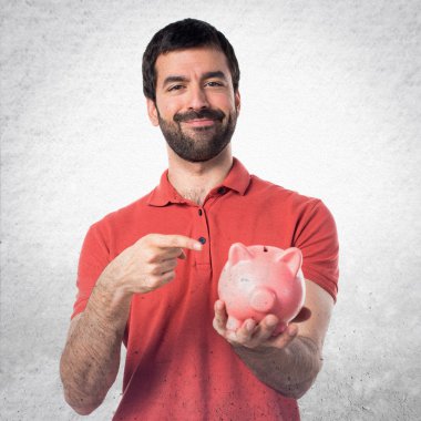 Yakışıklı adam bir servet tutuyor