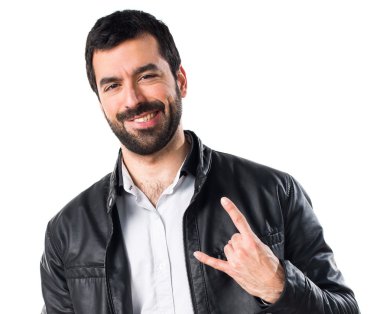 Erkek deri ceket boynuz jest yapma ile