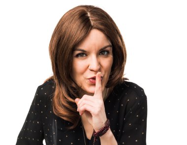 kadın yapım sessizlik jest