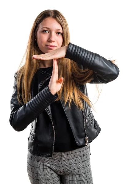 Adolescente chica haciendo tiempo fuera gesto — Foto de Stock