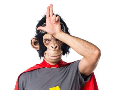 Süper kahraman maymun adam aptal jest yapıyor