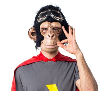 Süper kahraman maymun adam sessizlik jest yapma