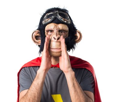 Süper kahraman maymun herif bağırarak