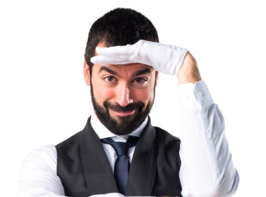 Bir şey gösterilen lüks garson