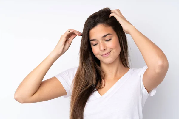 Teenager Mädchen Über Isolierten Hintergrund Mit Haarkamm — Stockfoto