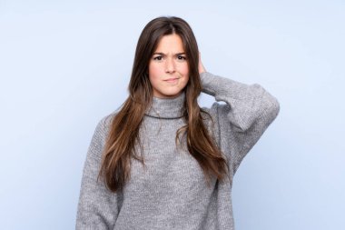 İzole edilmiş mavi geçmişi olan Brezilyalı genç kızın şüpheleri var.