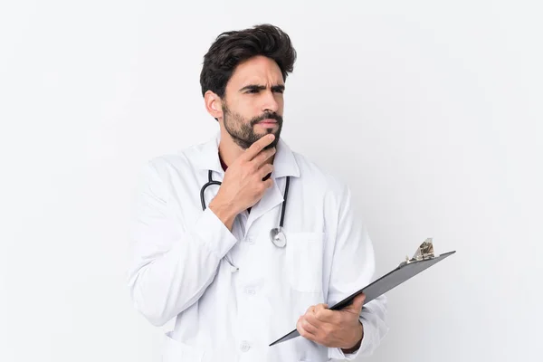 Joven Hombre Guapo Con Barba Sobre Fondo Blanco Aislado Usando —  Fotos de Stock