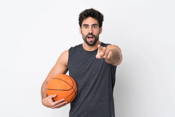 Jugador Baloncesto Hombre Con Barba Sobre Fondo Blanco Aislado Sorprendido —  Fotos de Stock