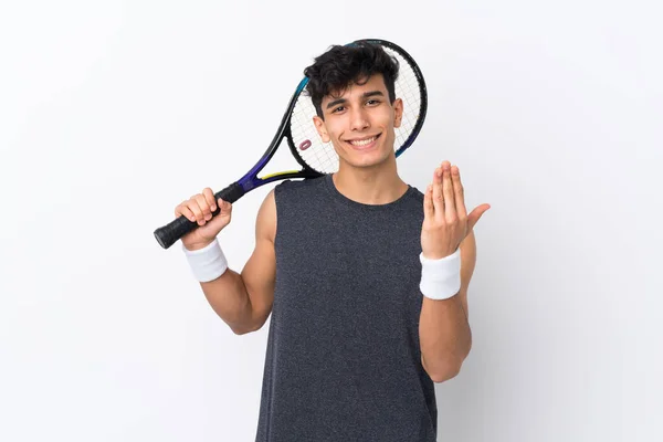 Jeune Homme Argentin Sur Fond Blanc Isolé Jouant Tennis Faisant — Photo