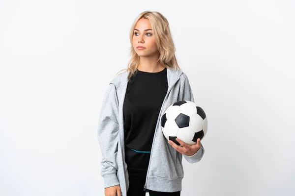 Jovem Mulher Russa Jogando Futebol Isolado Fundo Branco Olhando Para — Fotografia de Stock