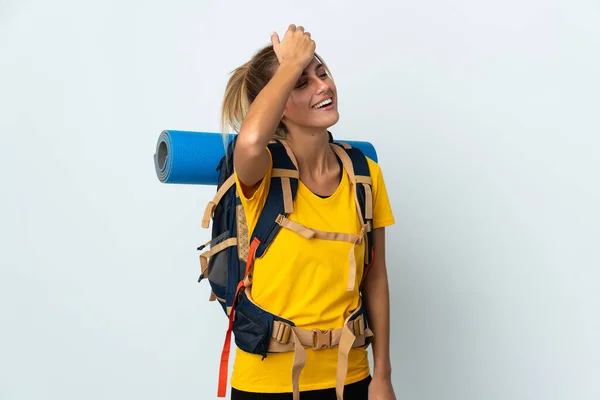 Junge Bergsteigerin Mit Großem Rucksack Auf Weißem Hintergrund Hat Etwas — Stockfoto