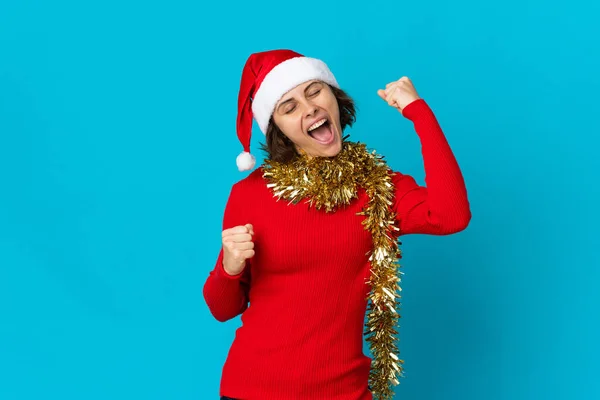 Anglaise Avec Chapeau Noël Isolé Sur Fond Bleu Célébrant Une — Photo