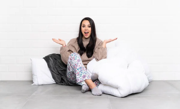 Young Colombian Girl Pajamas Indoors Shocked Facial Expression — Stock Photo, Image