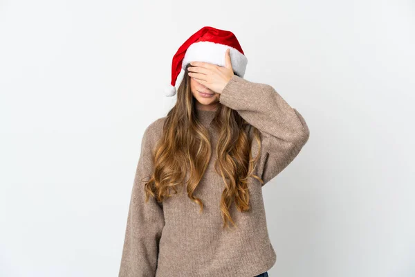 Chica Con Sombrero Navidad Sosteniendo Regalo Aislado Sobre Fondo Blanco —  Fotos de Stock