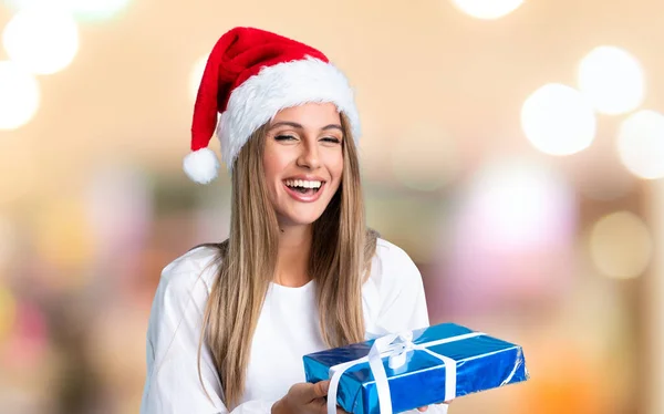 Giovane Donna Bionda Vacanze Natale Sfondo Sfocato — Foto Stock