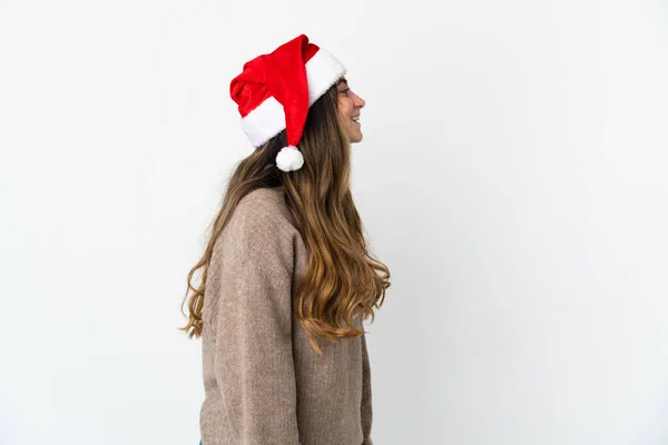 Meisje Met Kerst Hoed Met Een Cadeau Geïsoleerd Witte Achtergrond — Stockfoto