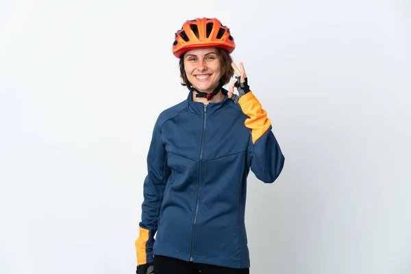 Молода Англійська Велосипедистка Жінка Ізольована Білому Тлі Щаслива Посміхається Прикриваючи — стокове фото