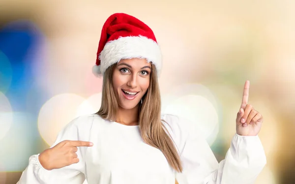 Girl Christmas Hat Surprise Facial Expression Unfocused Background — ストック写真