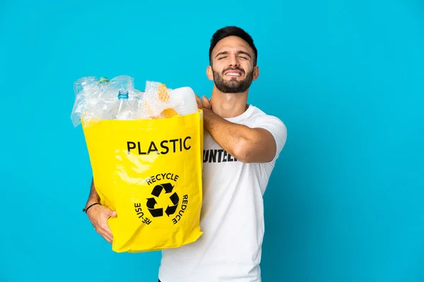 Joven Hombre Caucásico Sosteniendo Una Bolsa Llena Botellas Plástico Para —  Fotos de Stock