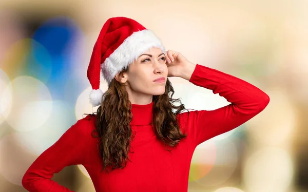 Fille Avec Chapeau Noël Ayant Des Doutes Avec Une Expression — Photo