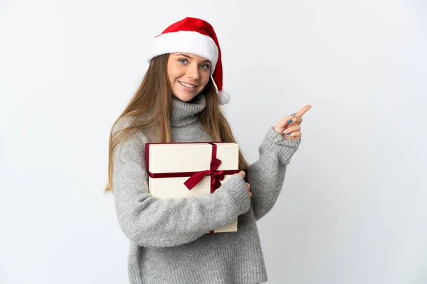 Mulher Lituana Com Chapéu Natal Segurando Presentes Isolados Fundo Branco — Fotografia de Stock