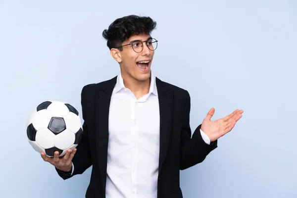 Argentinian Soccer Coach Isolated Blue Background Surprise Facial Expression — Stock Photo, Image