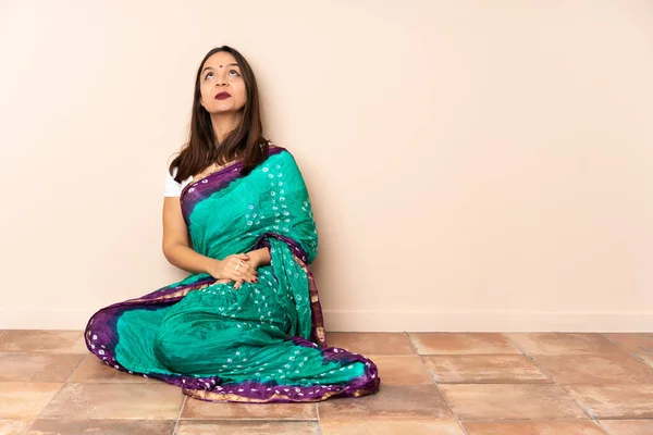 Young Indian Woman Sitting Floor Looking — Stock Photo, Image