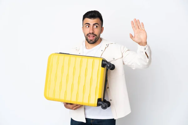 Hombre Caucásico Sobre Fondo Blanco Aislado Vacaciones Con Maleta Viaje — Foto de Stock