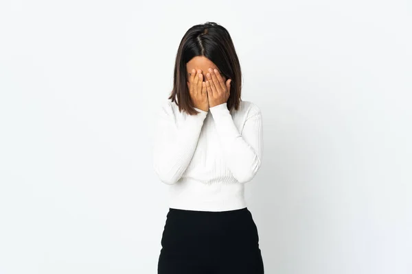 Jeune Femme Latine Isolée Sur Fond Blanc Avec Expression Fatiguée — Photo