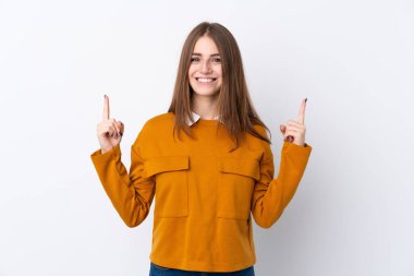 İzole beyaz arka plan üzerinde genç kadın büyük bir fikir yukarı işaret