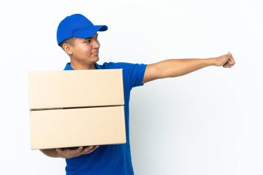 Ekvador 'lu adam beyaz arka planda izole edilmiş bir şekilde baş parmak işareti yapıyor.