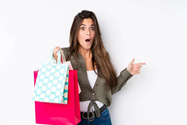 Adolescente Menina Brasileira Com Saco Compras Sobre Fundo Branco Isolado — Fotografia de Stock