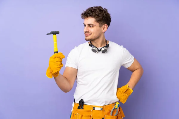 Young Electrician Man Isolated Purple Background — Stock Photo, Image