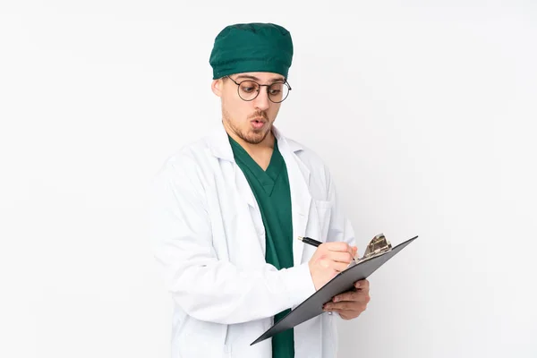 Sebész Zöld Egyenruhában Elszigetelt Fehér Háttér — Stock Fotó