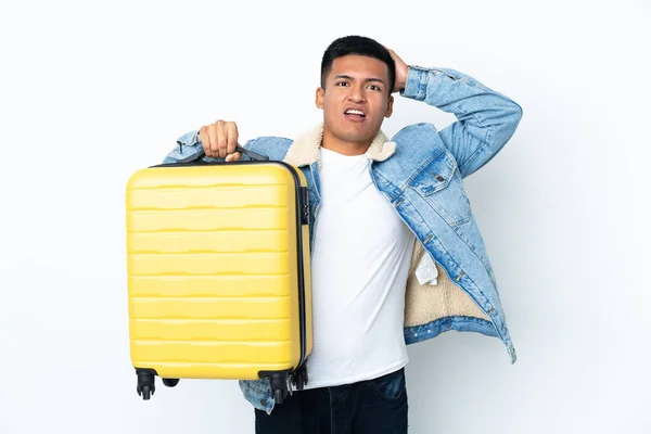 Joven Ecuatoriano Aislado Sobre Fondo Blanco Vacaciones Con Maleta Viaje — Foto de Stock