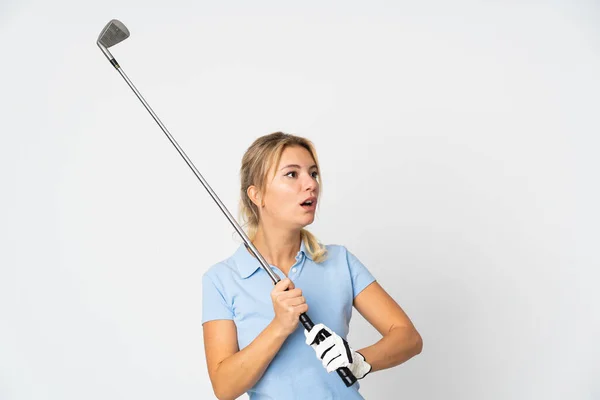 Ung Rysk Kvinna Isolerad Vit Bakgrund Spelar Golf — Stockfoto