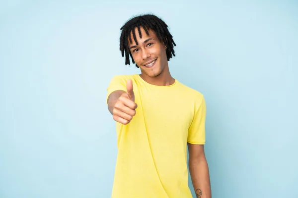 Young African American Man Isolated Blue Background Thumbs Because Something — Stock Photo, Image