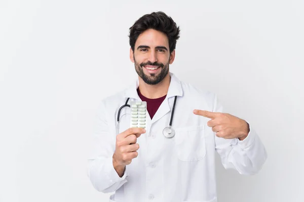 Joven Hombre Guapo Con Barba Sobre Fondo Blanco Aislado Con —  Fotos de Stock