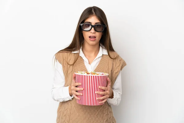 Mujer Joven Caucásica Aislada Sobre Fondo Blanco Sorprendida Con Gafas — Foto de Stock