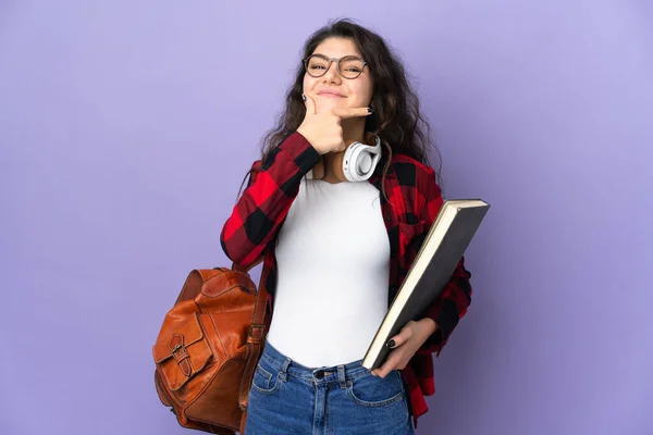 Estudante Adolescente Isolado Fundo Roxo Feliz Sorridente — Fotografia de Stock