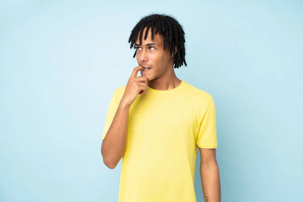 Young African American Man Isolated Blue Background Nervous Scared — Stock Photo, Image