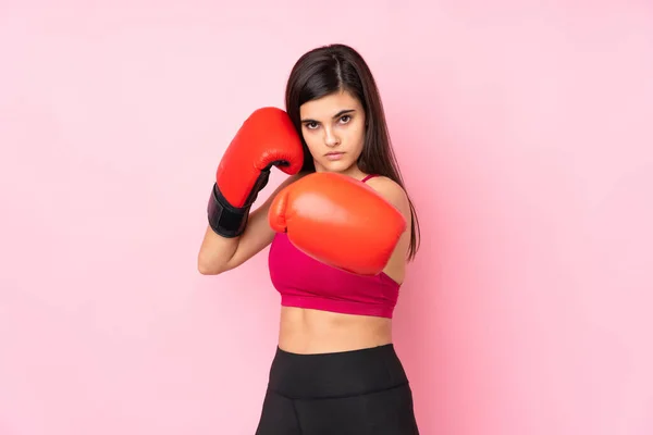 Junge Sportlerin Vor Isoliertem Rosa Hintergrund Mit Boxhandschuhen — Stockfoto
