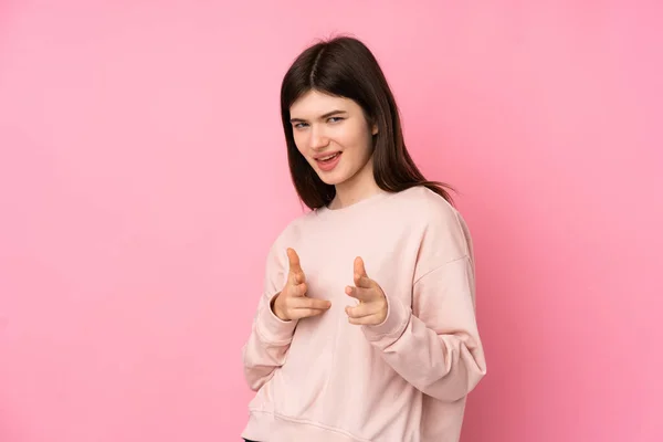 Joven Adolescente Ucraniana Sobre Fondo Rosa Aislado Apuntando Frente Sonriendo — Foto de Stock