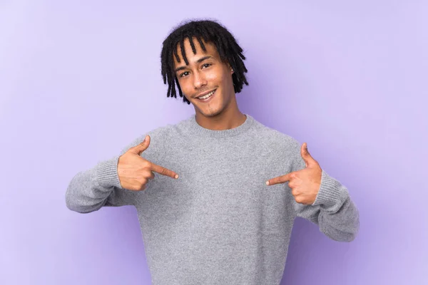 Young African American Man Isolated Purple Background Proud Self Satisfied — Stock Photo, Image