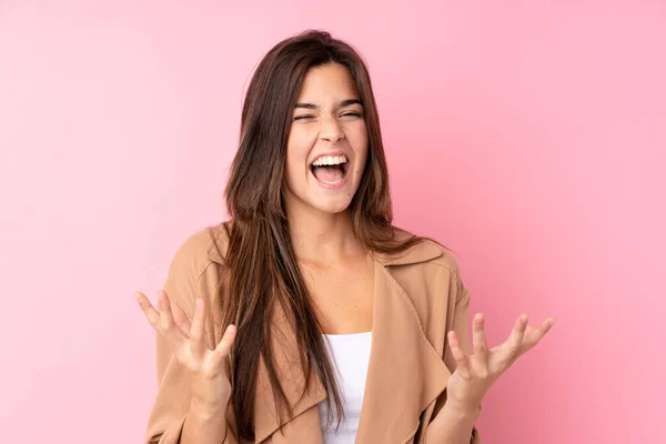 Adolescente Brasileña Chica Sobre Aislado Rosa Fondo Infeliz Frustrado Con —  Fotos de Stock