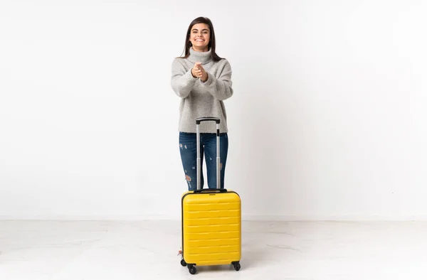 Full Length Body Traveler Woman Suitcase Isolated White Wall Applauding — Stock Photo, Image